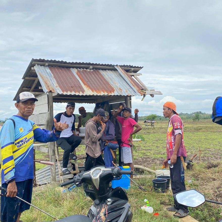 Kerja Bakti Pemerintah Desa Mario Bersama Petani Bersihkan Jalan Tani Sambut Musim Tanam 2026
